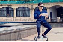 Airwheel S6 Seat-mounted Scooter Gives a Hand to the Disabled