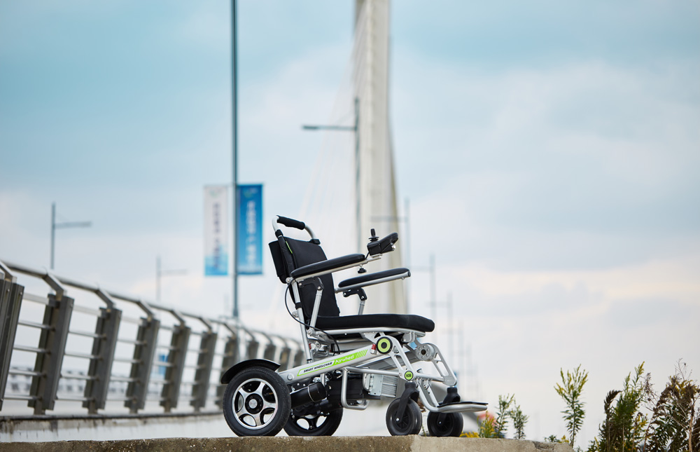 Airwheel H3S smart wheelchair