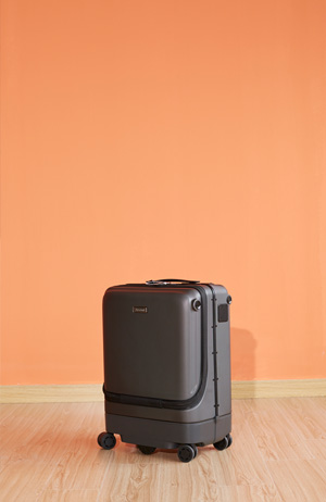 Airwheel SR5 self-following luggage