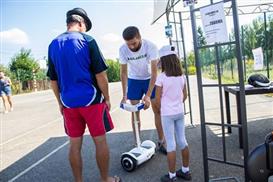 Airwheel S6 smart electric walkcar